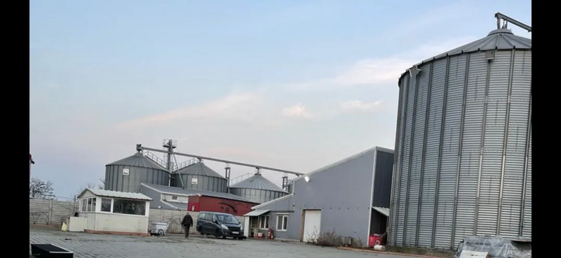 Vand ,Teren ,intravilan ,hala ,moara ,birouri ,ferma ,25000 mp, Bucuresti.