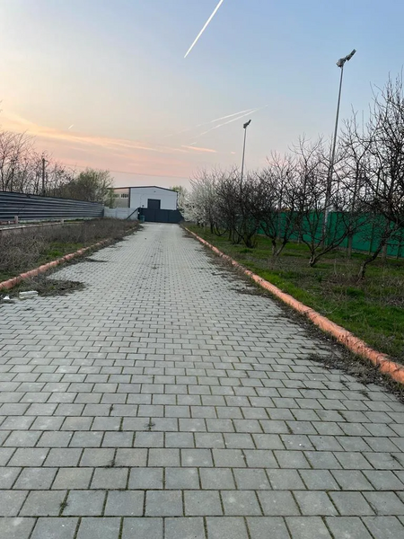 Vand ,Teren ,intravilan ,hala ,moara ,birouri ,ferma ,25000 mp, Bucuresti.